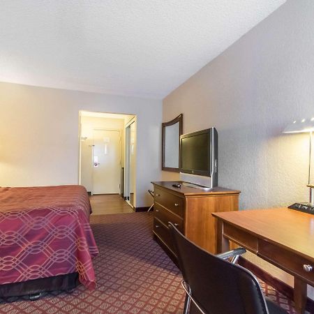 Econo Lodge Inn & Suites Joplin Exterior foto
