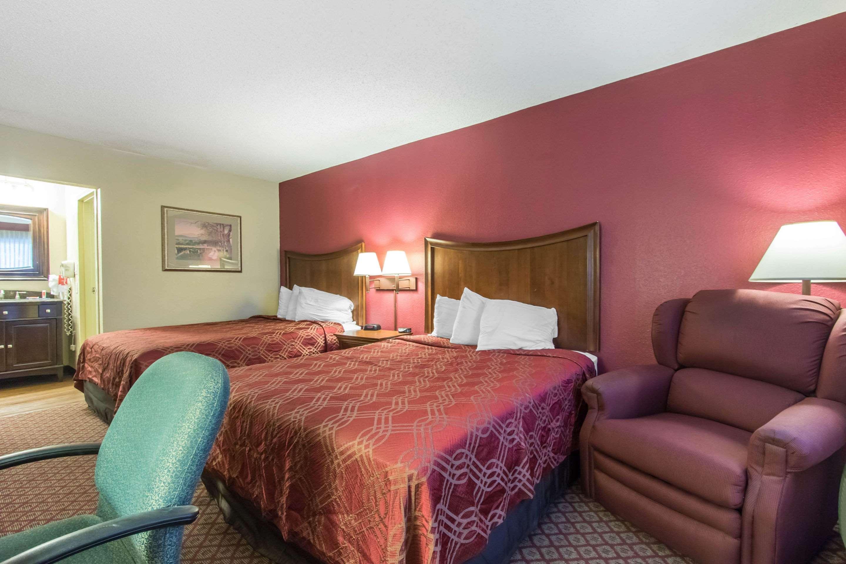 Econo Lodge Inn & Suites Joplin Exterior foto