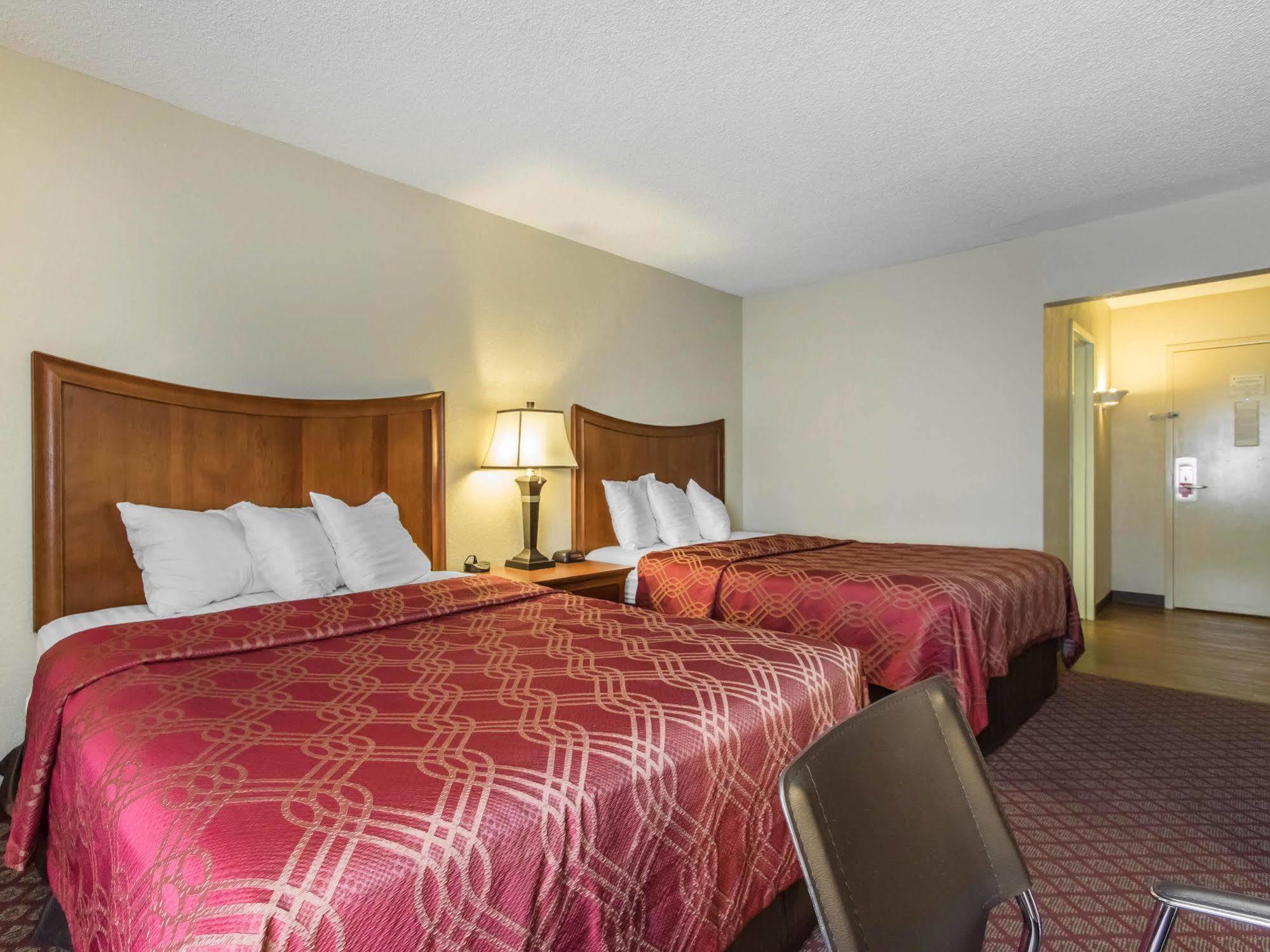 Econo Lodge Inn & Suites Joplin Exterior foto